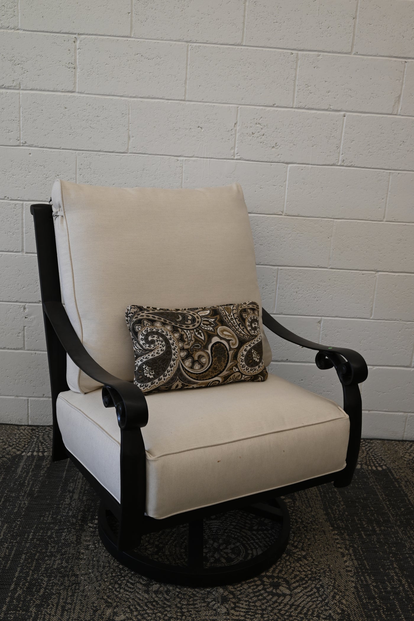 Castelle - Swivel Rocker Lounge Chair